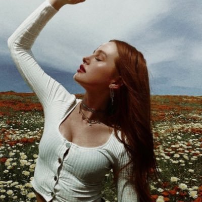 ㅤㅤㅤㅤ࿁ ˚ㅤㅤ 𝘀𝗵𝗲 𝗶𝘀 𝗽𝘂𝗿𝗲 𝗽𝗼𝗲𝘁𝗿𝘆 , 𝘄𝗮𝗹𝗸𝗶𝗻𝗴 𝗮𝗻𝗱 𝗯𝗿𝗲𝗮𝘁𝗵𝗶𝗻𝗴