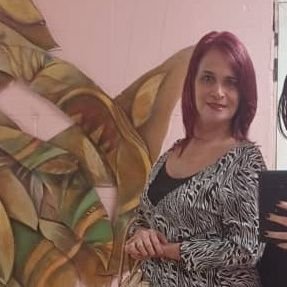 Soy escritora cubana. Mi pluma viene del silencio, de la herida y la fe. Sígueme si crees en la palabra como fuego y consuelo.
#VocesQueLiberan | #NaiaraDLuna