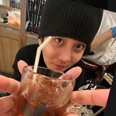 #collegetwt | 20 ⚧︎ ele/dele. ciências sociais uenf. macumbeiro, não-mono, lambe-saco de literatura gótica e escritor fajuto.