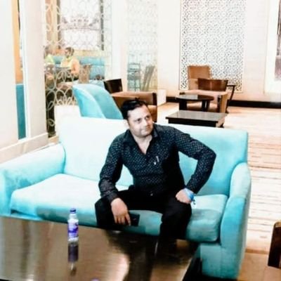 छोड़ो कल की बातें कल की बात पुरानी नए दौर में लिखेंगे हम मिलकर नहीं कहानी, हम हिन्दुस्तानी !