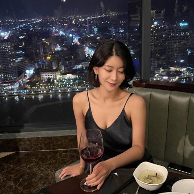 Rutuja_Kurle's profile picture. I am a shareholder and board member of a fashion company 😉💕