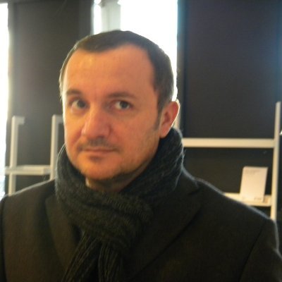 Per anni istruttore di arti marziali per ragazzi disagiati. Orgoglioso di loro. Milanese docg e Milanista.