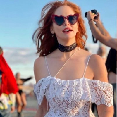 Writer, mama, yogi, redhead, bookworm, bohemian ... Also - Libertarian, freedom and common sense advocate 🇿🇦🇨🇦