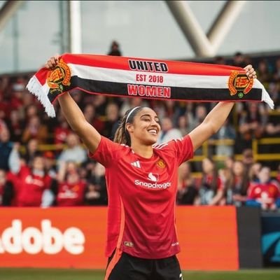 TheWebtrovert's profile picture. I see God in symmetry