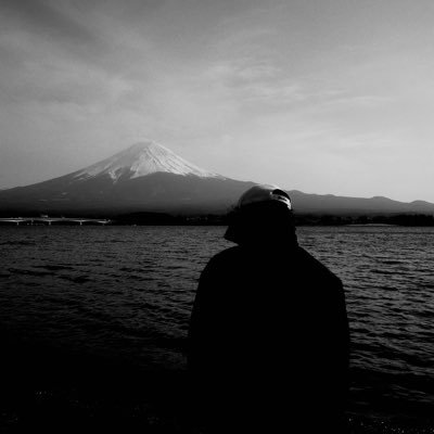 HY921211's profile picture. 普通人