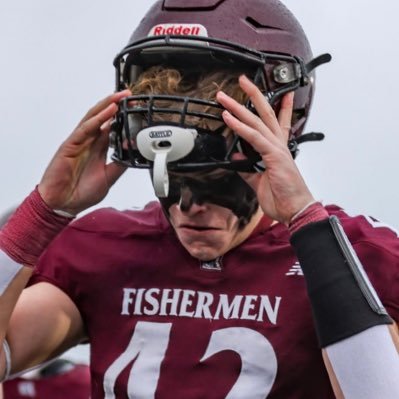 📍Gloucester, Massachusetts | GHS 26’ | TE/DE | 6’2.5” 204 | (C) | 3.7 GPA | E-mail:gavin.bren@icloud.com | 📞- 978-325-6242