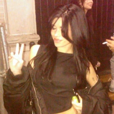 _janezsa's profile picture. you think that im gonna fuck with your head and you’re absolutely right