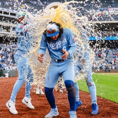 Fatwomps's profile picture. 