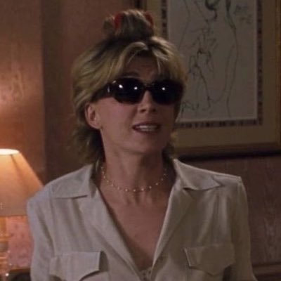 ladycatdbou's profile picture. no, no soy un bot.