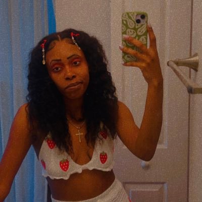 pisces 🫧• Sims girlie 👾• 25 💚• be breezy 🤸🏾♀️