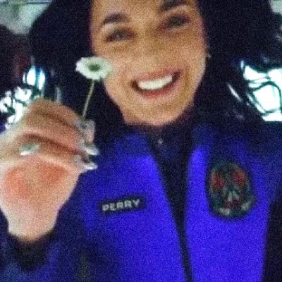 ela/dela
falo de coisas aleatorias, katy perry, esporte e principalmente oq n devia.
tem mulher eu to cadelando
nao é um FC, é conta pessoal