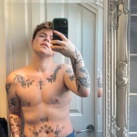 Ez (@urhotb0yf) 's Twitter Profile