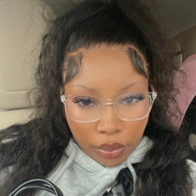 _nikkibeee's profile picture. m.a.e 💕🧸