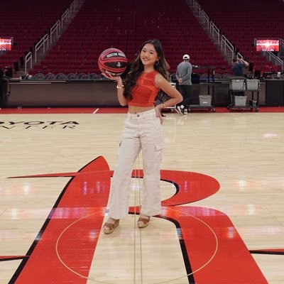 _ashleynamata_'s profile picture. htx #rockets 🤍🚀🏎️