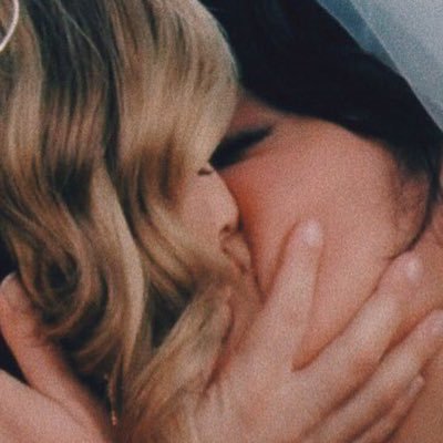 (She/her) 🏳️🌈 |
All about calzona, Sara Ramirez & Jessica Capshaw.
Maybe Tibbet, the L word, Grey's Anatomy, Marina, etc.