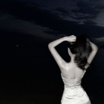 لـستُ أمرآة أنـا حـضـارة✨
I am not a woman, I am a civilization.