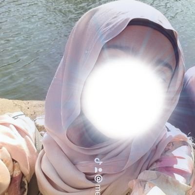 str4wbrrryyy's profile picture. 🍓 ♡ 24 ♡ Notts/Brum ♡ emo ♡ ♀️💪🏽 ♡ politics + IR BA ♡ international business MSc ♡ video games ♡ literature ♡ scared ♡ but tawakkul always ♡