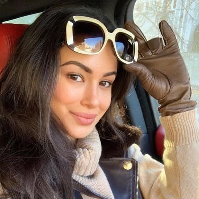 EsmiraAlHassan's profile picture. Independent spirit 🧭
Global perspective 🌐
Trading insights for travel experiences ✈️