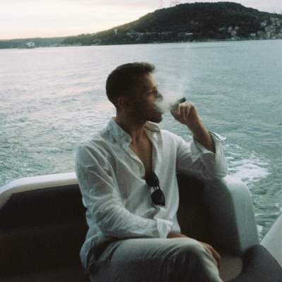 jayhuntar's profile picture. 🦅