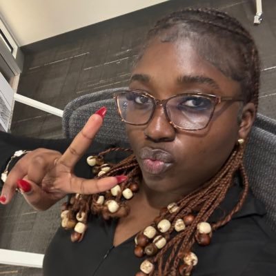 stephanieadau's profile picture. 🌺
