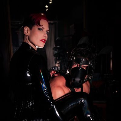 bringing heat and sweet peachy secrets just for 👿 sl*ut
