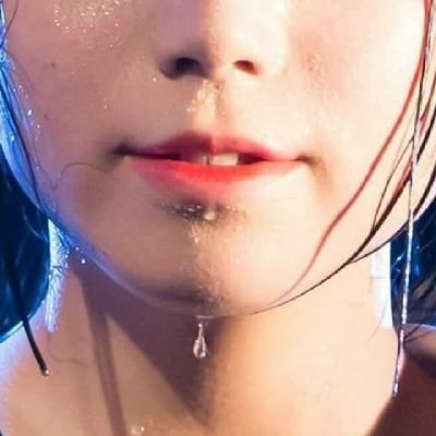 知り合いとすれ違ったときに思いっきり顔を伏せて全力で赤の他人のフリをされたのでこれからは誰にも迷惑をかけないように関わらないように道端の小石のように生きていきます