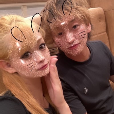 ♡O1'O2/🌹11'19/💍11'22/papa🐨(26)/mama🐰(27)/夏椰飛👶🏻O5'11(1歳) #お騒がせ夫婦🫠#なんだかんだ仲良し👩🏻❤️👨🏻#4人家族になります👨👩👧👧🤰🏼(アカウントやり直し😭)