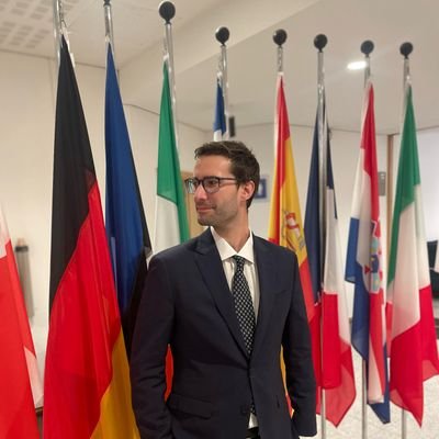 Diplomático de carrera aprendiendo en esta nueva etapa 🇪🇸🌍.
Cuenta personal, RT≠endorsement.