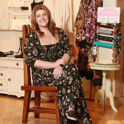 kristen_a_h's profile picture. Writing Professor & Business Owner