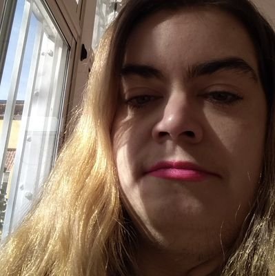 Soy una emprendedora que colabora con varias ongs y que trabajo para que haya un mundo mejor
