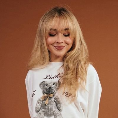 A girl who loves motorsport and loves to have fun. Rich kid with a heart of gold (RP account, OC, parody, 21+) ❤️ @CMFnPunk