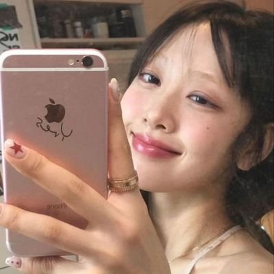 i8kisz's profile picture. ♡ #studytwt — bejeweled no matter the circumstances.