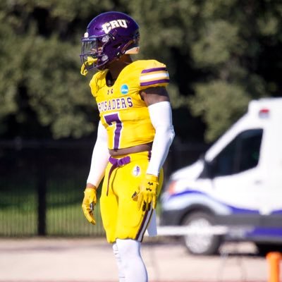 5’9 180lbs F/s University of Mary Hardin Baylor