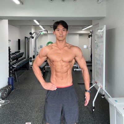 Japanese trainer who loves Japanese food (especially sweats)🍣🍤🍡🍩🍪Trying to stay fit all year long🏋️