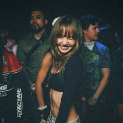 aprlikey0327's profile picture. 