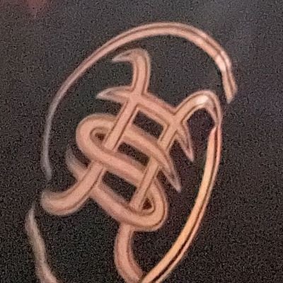 Sevillano, del Cerro del Águila; sangre extremeña por las venas. Aficionado al SevillaFC y al baloncesto. Dando el callo en Grupo R Queraltó #Queralteam 💪