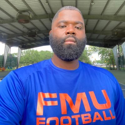 My beard is a lace front|Tequila is life |I have bionic legs 🦿🦿|Check out my cooking page on IG: LaceFrontBeardKitchen