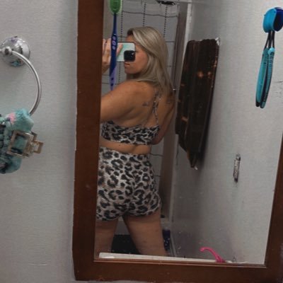 https://t.co/1J3TRuSlRZ 😈Mama Bear with a fat ass🍑 ✨Used panties/socks available just msg me for details. Daily Pics/videos🍒🍑on OF