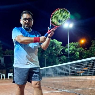 Creo en Cristo como Dios y salvador
me gusta el fútbol,
los asados,
reír,
viajar,
ni ahí con lo fachos,
ni ahí con los comunachos,
definitivamente no al aborto
