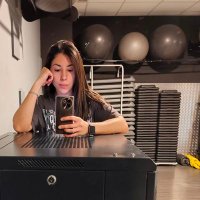 Elena (@elenagar_) 's Twitter Profile