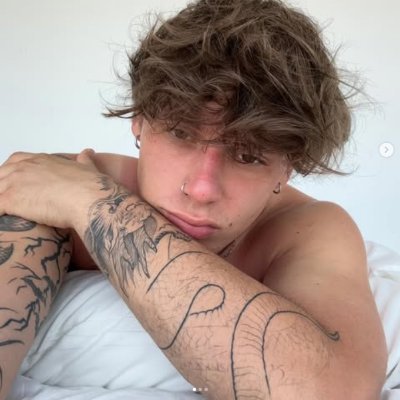 PrettyRecked's profile picture. @CrucibleAcademy • Grimes by blood. Problem by choice • They told me to stay in the lines. I drew my own. @Quinntisentialx is my muse • Izzi and Corey's lil bro