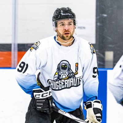 I stream games sometimes | Beer league hockey player