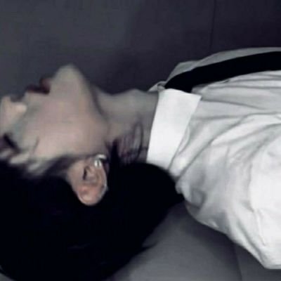 💭🎧🫧 | ౨ : 𝙕𝘽1 • ー • : full time suffering student • part time proud yaoi sucker •.。゚