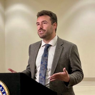 Revenue Coalition Manager • @NewDayNevada • Retweets ≠ Endorsments • My love says everyone, and I’ll try