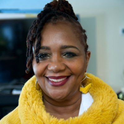 I am a woman of influence through the medium of prayer, lung cancer advocate, health psychologist, psychotherapist helping others to connect the dots