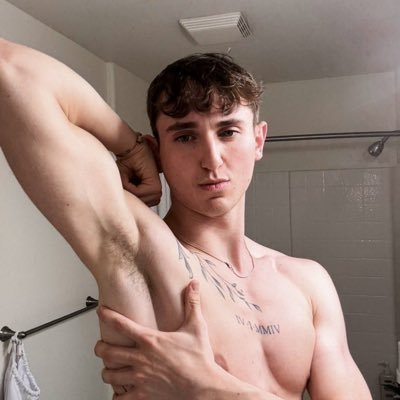 20 | Adonis body. Submissive mind. Your favorite jock toy — on his knees & in your DMs. 18+ | NSFW | OF 🌟 https://t.co/HHBGtyVzHe
