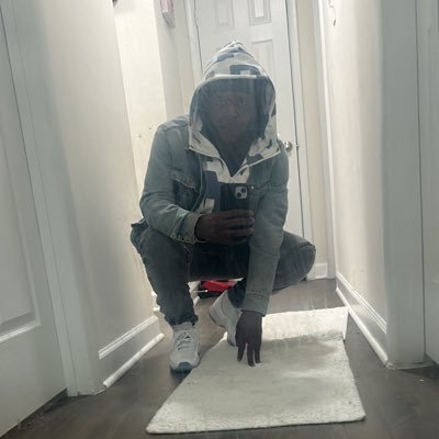TaeeDoe_'s profile picture. rip quette , rip goop , rip cello !