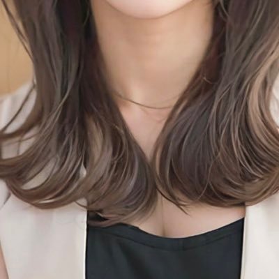 麻酔科専攻医*専攻医1年目*初めて麻酔科医として働く病院で約1年間の上級医のモラハラを受け自殺未遂に追い込まれた*麻酔科部長や麻酔科副部長や専務に相談したが対応されず*事務長にモラハラをなかったと強要*3月に自殺未遂し勤務先に運ばれる* それも無かったことにされる #モラハラ