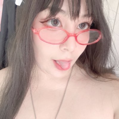 Chubby cosplay mommy | 18+ only Big curves, soft teasing & exclusive nudes Daily updates on Fansly ? https://t.co/FA0VxdpaWa