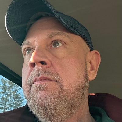 Proud gay man, artist, dad & grandpa. Life-long liberal, Independent.“Whatever you are, be a good one.” #LGBTQIA🏳️🌈 #ThePeoplesParty #Ukraine #ResistFascism